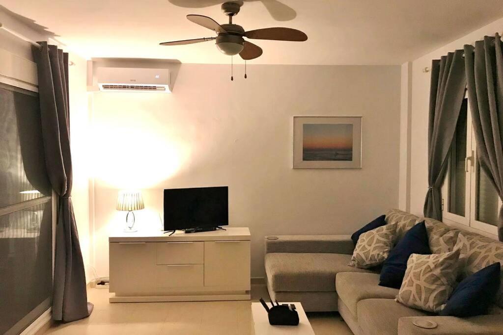 Апартаменты Penthouse With Large Terrace And Roof Solarium, With Amazing Sea Views Мохакар Экстерьер фото